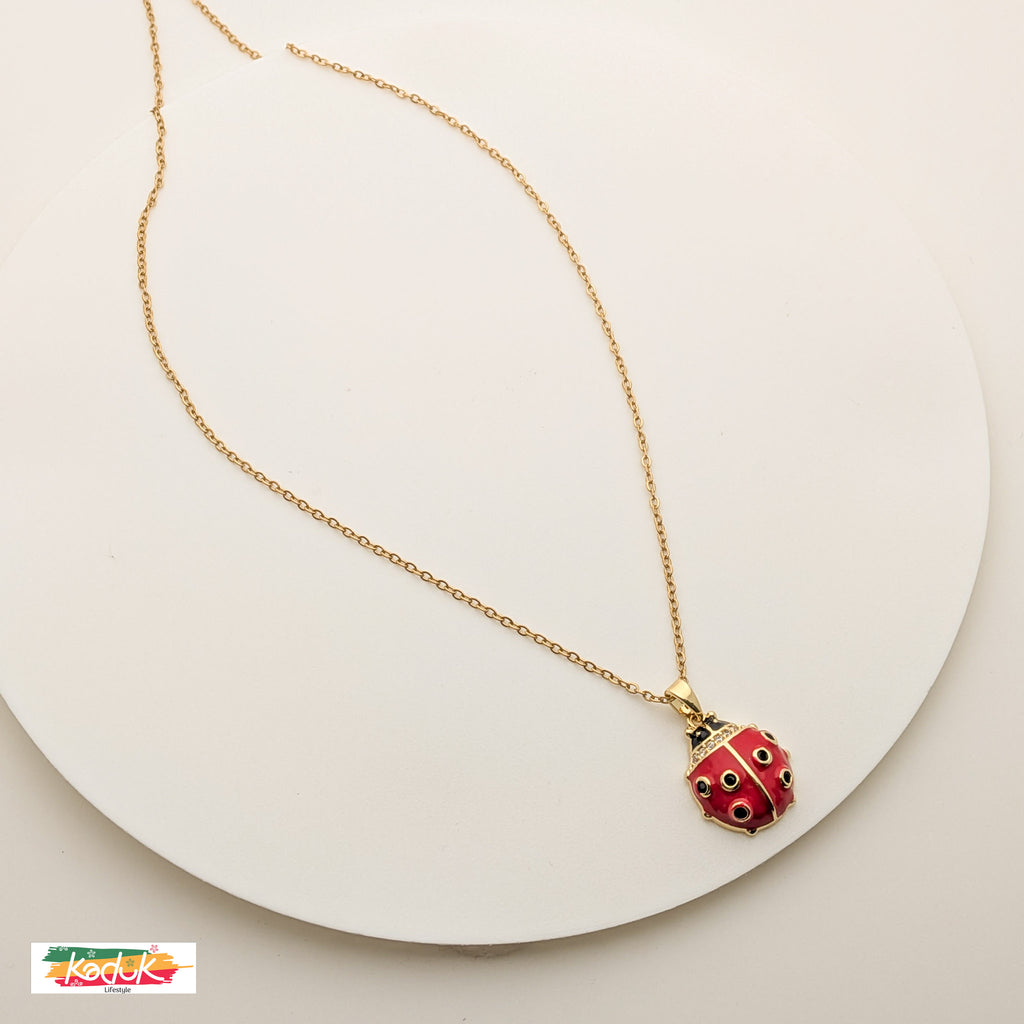Gold Ladybug Pendant Necklace – Cute & Trendy Enamel Jewelry for Women