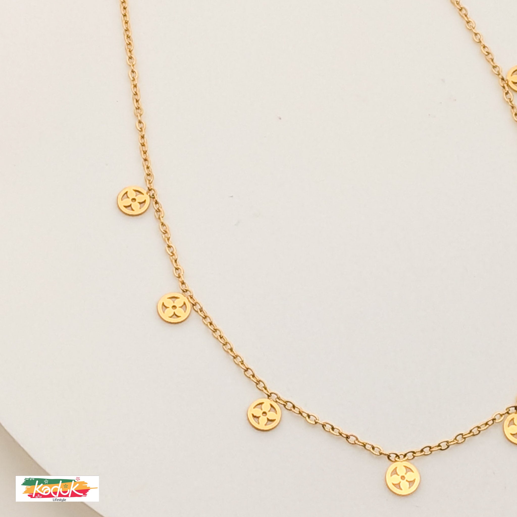 Minimal Gold-Plated Stainless Steel Necklace with Circle Charms