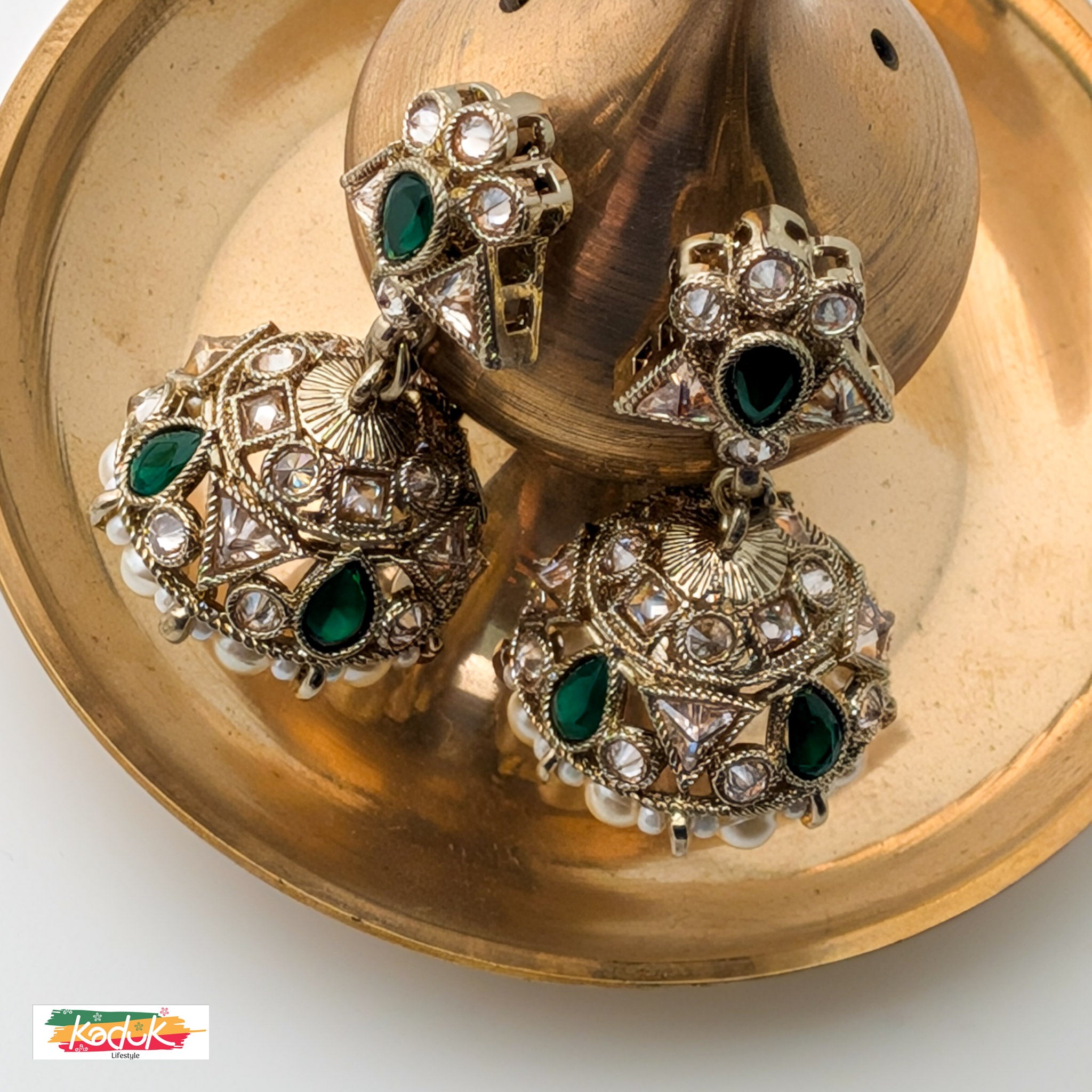 ntique Gold-Plated Necklace Set with Green Stones , Jhumka Earrings & Maang Tikka