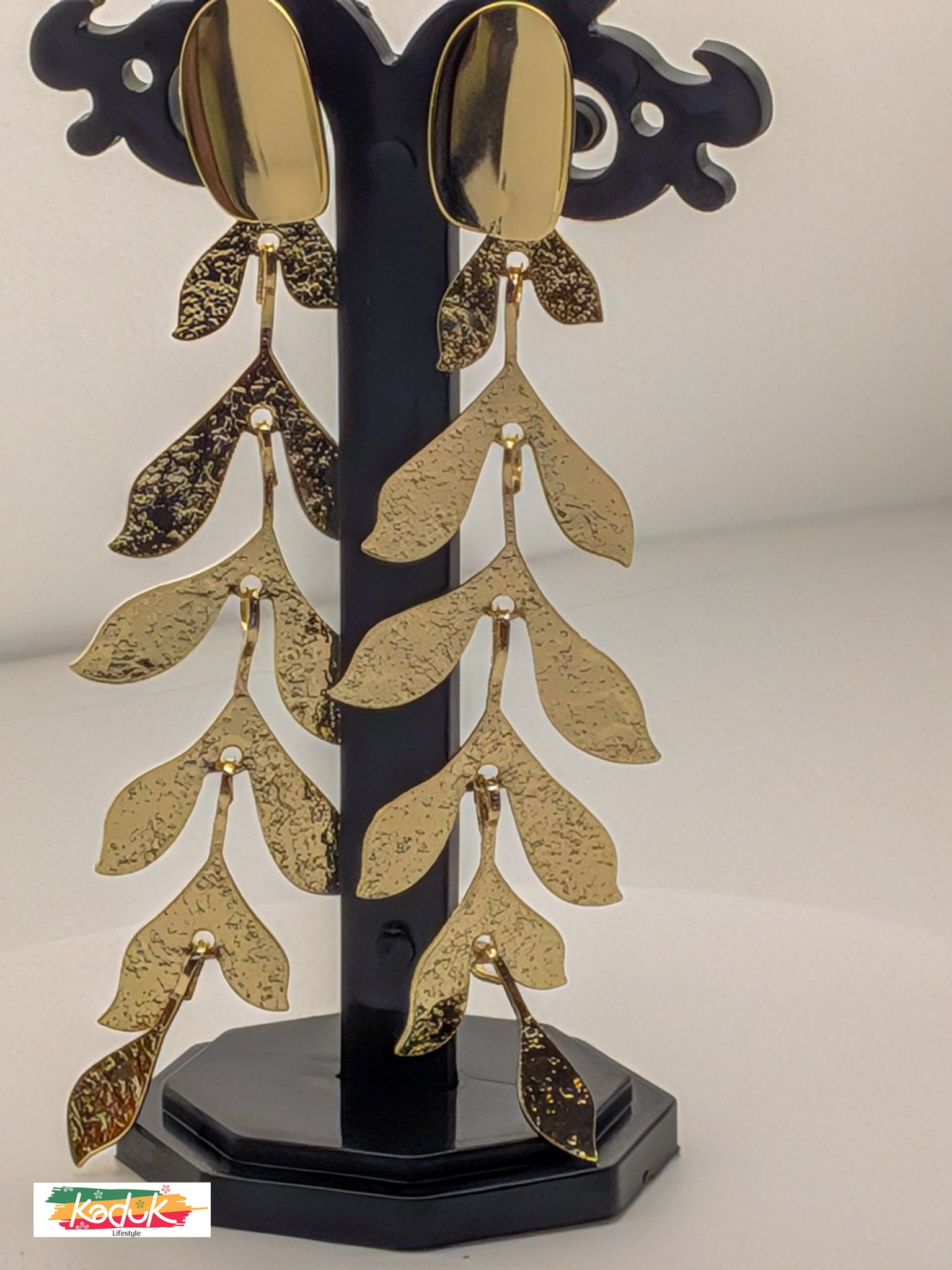 🌿 Gold Leaf Cascade Dangle Earrings 🌿