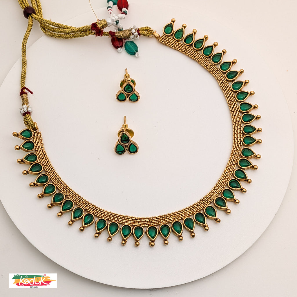 Traditional Emerald Stone Necklace with Earrings – Gold Finish