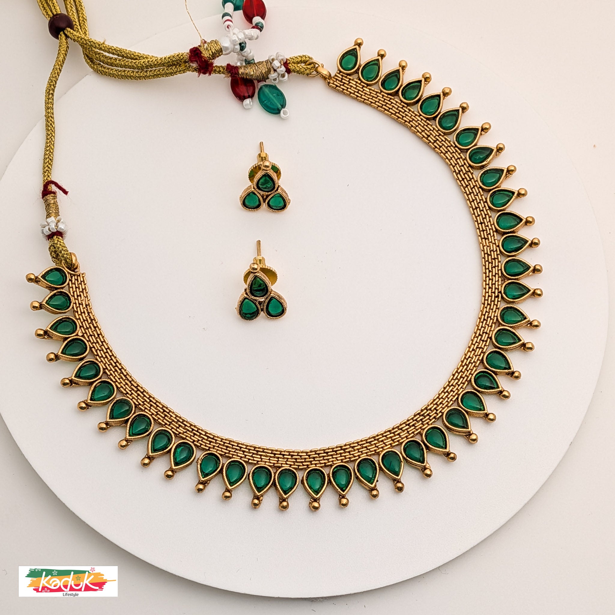Traditional Emerald Stone Necklace with Earrings – Gold Finish