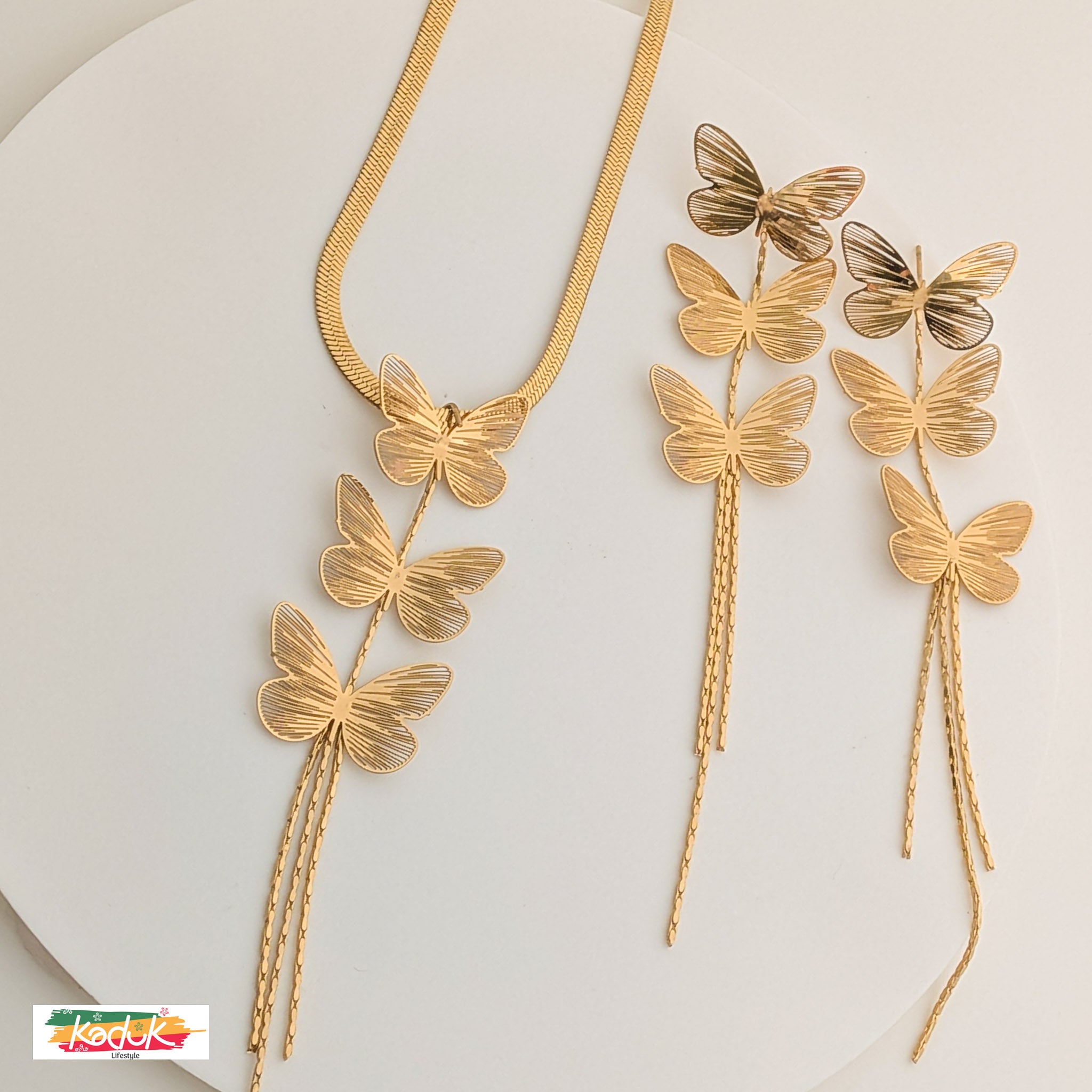Gold Butterfly Necklace & Earrings Set – Trendy Lightweight Jewelry for Women