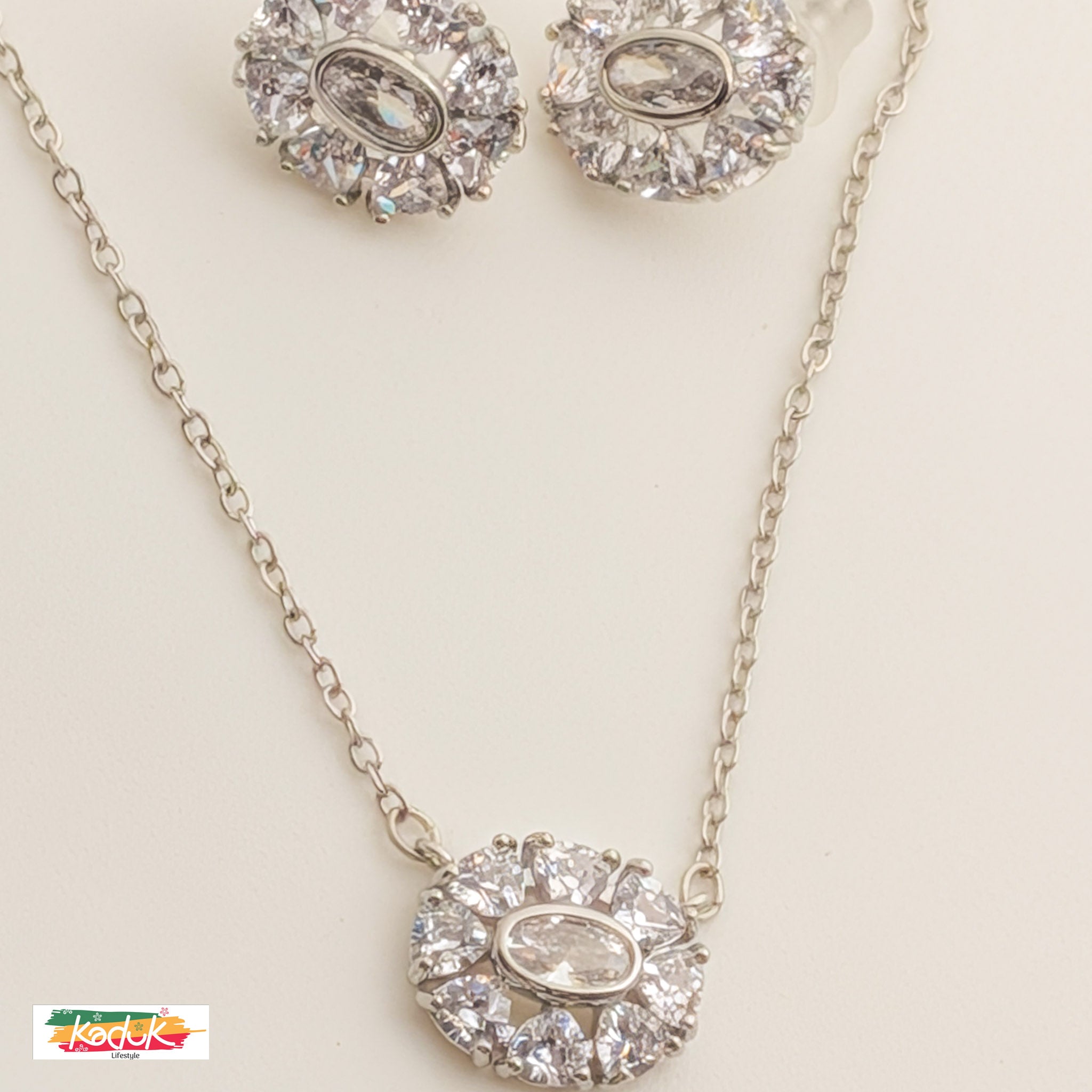 Silver Crystal Necklace & Earrings Set – Elegant Party Wear Jewelry for Women